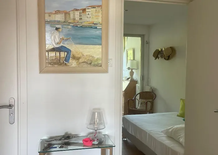 Escape In Sea View And Shared Pool! Apartment *